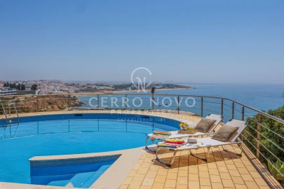 Moradia T4 para Venda em Albufeira e Olhos de Água