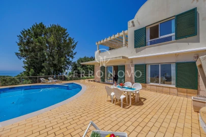 Moradia T4 para Venda em Albufeira e Olhos de Água