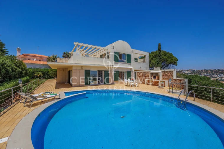 Moradia T4 para Venda em Albufeira e Olhos de Água Foto 10