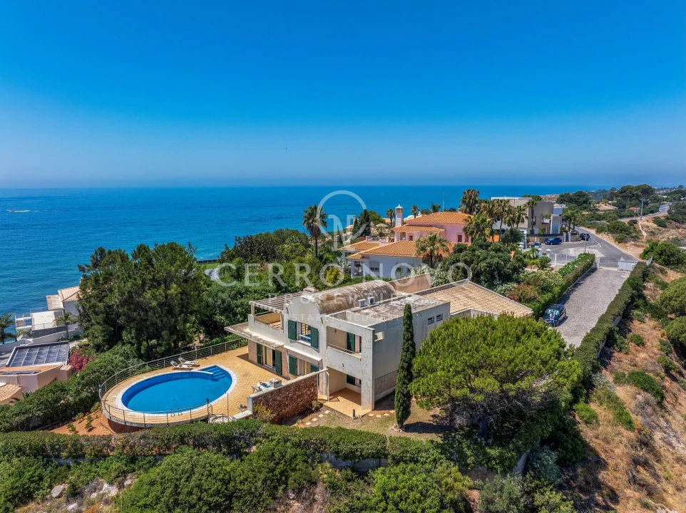 Moradia T4 para Venda em Albufeira e Olhos de Água Foto 2