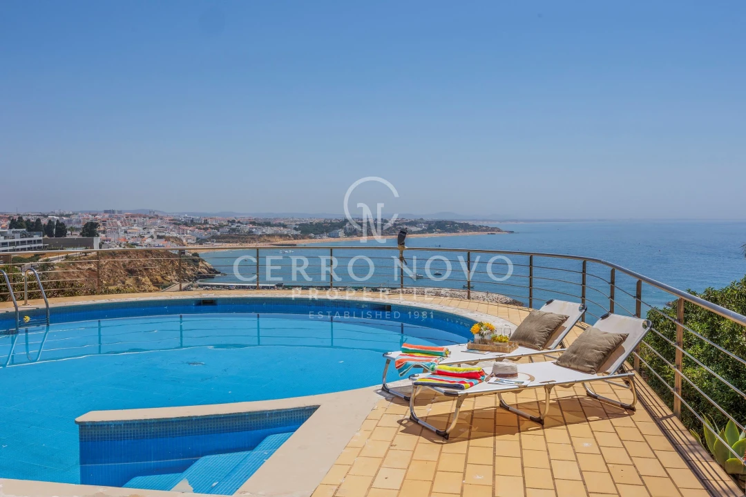 Moradia T4 para Venda em Albufeira e Olhos de Água Foto 1