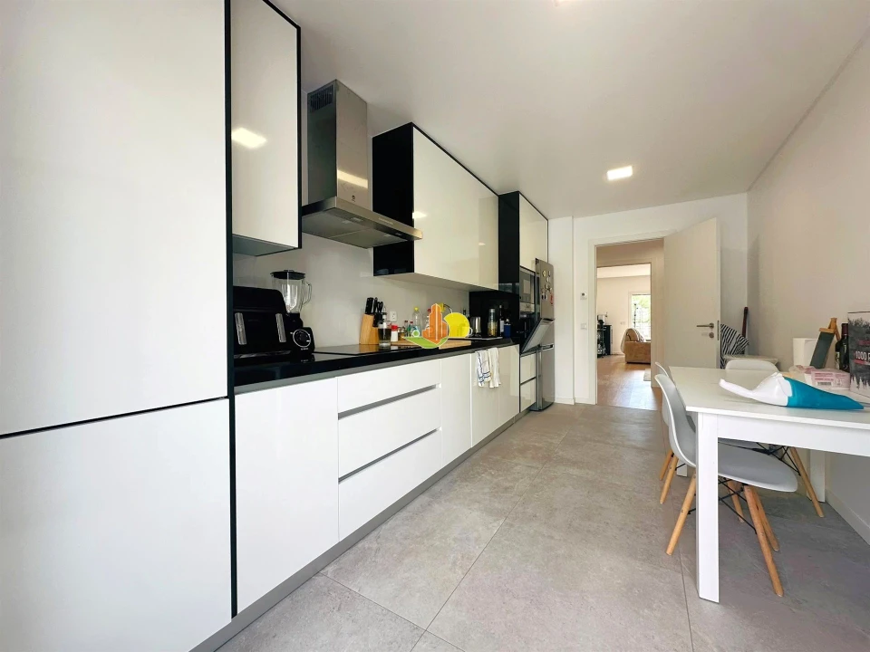 Apartamento T3 para Venda em Tavarede Foto 4