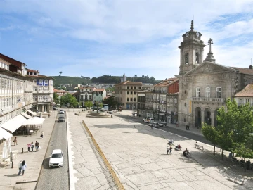 Apartamento T2 para Arrendamento em Oliveira, São Paio e São Sebastião
