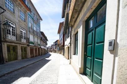 Apartamento T2 para Arrendamento em Oliveira, São Paio e São Sebastião