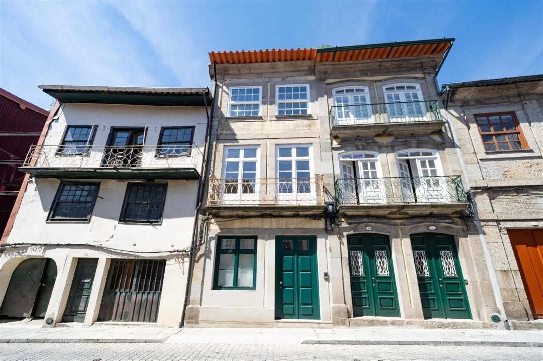 Apartamento T2 para Arrendamento em Oliveira, São Paio e São Sebastião Foto 1
