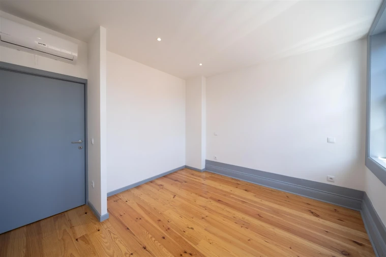 Apartamento T2 para Arrendamento em Oliveira, São Paio e São Sebastião Foto 21
