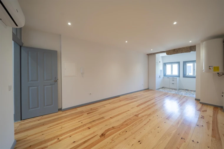 Apartamento T2 para Arrendamento em Oliveira, São Paio e São Sebastião Foto 11