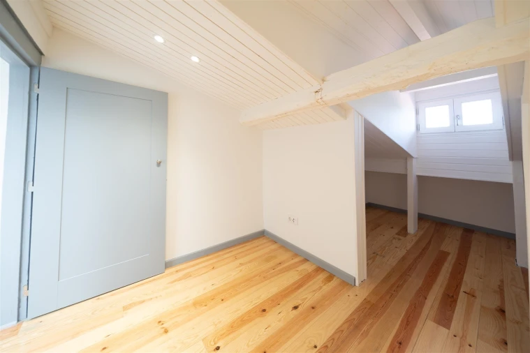 Apartamento T2 para Arrendamento em Oliveira, São Paio e São Sebastião Foto 24
