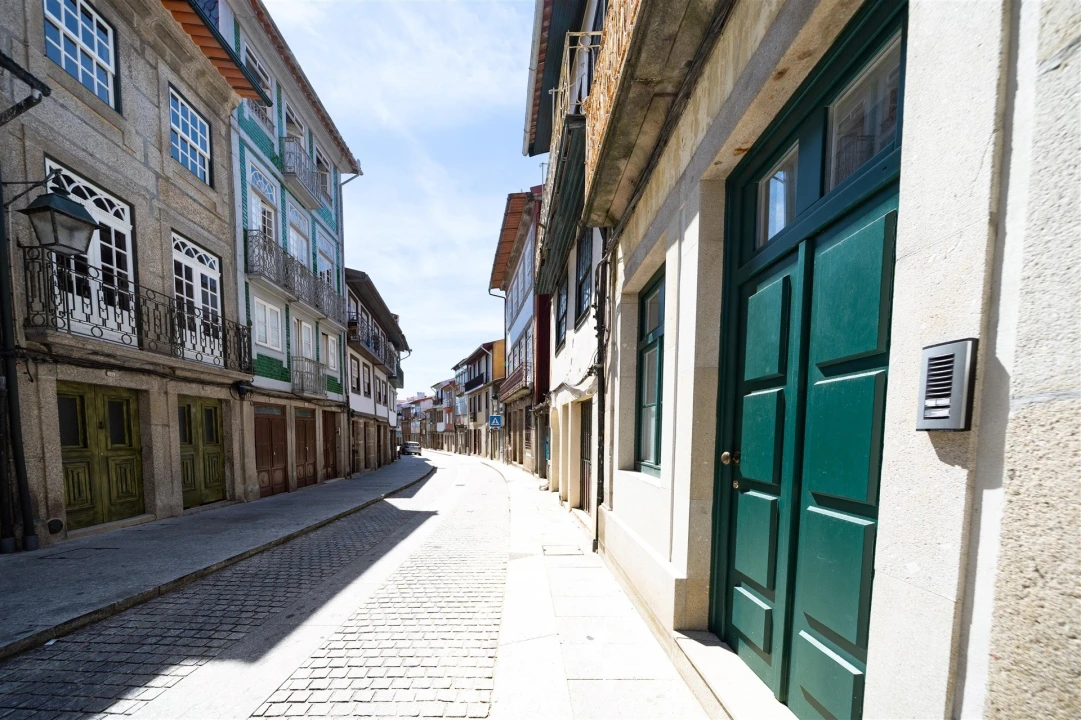 Apartamento T2 para Arrendamento em Oliveira, São Paio e São Sebastião Foto 26