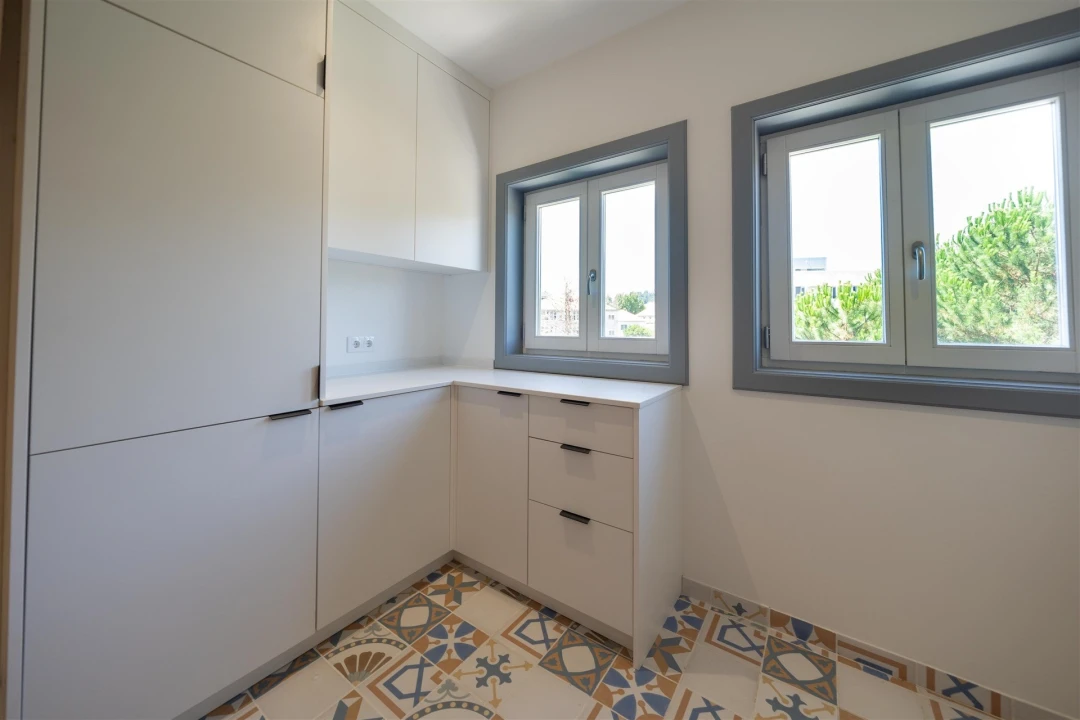 Apartamento T2 para Arrendamento em Oliveira, São Paio e São Sebastião Foto 14