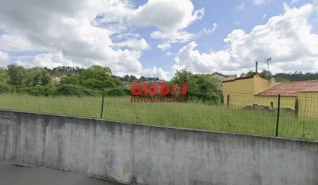 Terreno para Venda em São Cipriano e Vil de Souto