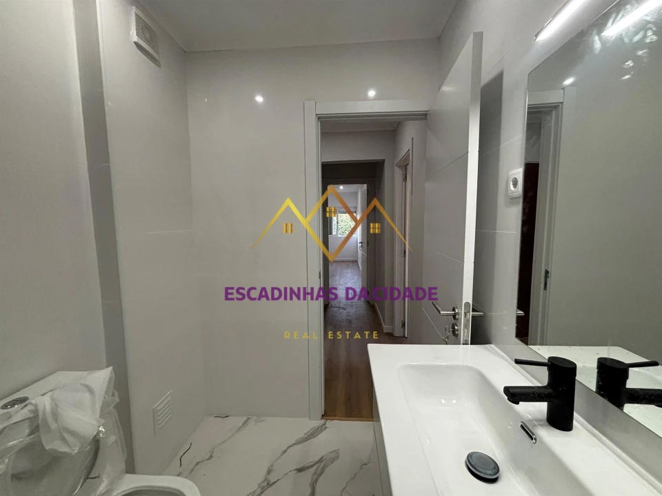 Apartamento T2 para Venda em Odivelas Foto 18