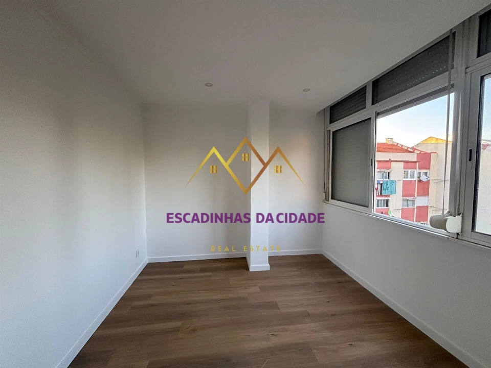 Apartamento T2 para Venda em Odivelas Foto 7
