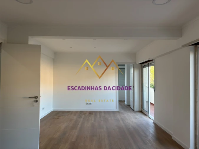 Apartamento T2 para Venda em Odivelas Foto 3