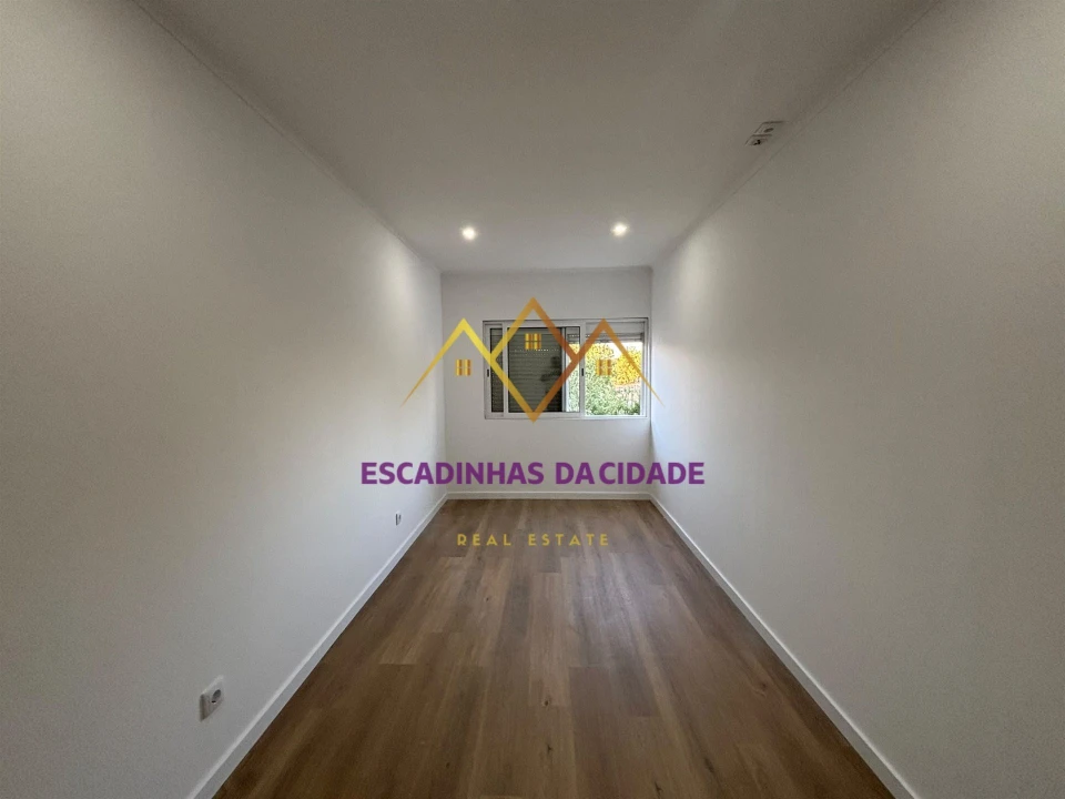 Apartamento T2 para Venda em Odivelas Foto 10