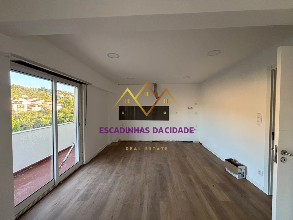 Apartamento T2 para Venda em Odivelas Foto 14