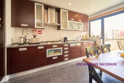 Apartamento T3 para Arrendamento em Parque das Nações