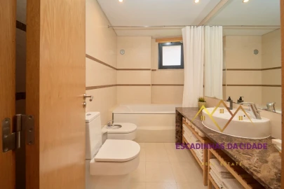Apartamento T3 para Arrendamento em Parque das Nações