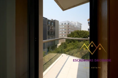 Apartamento T3 para Arrendamento em Parque das Nações