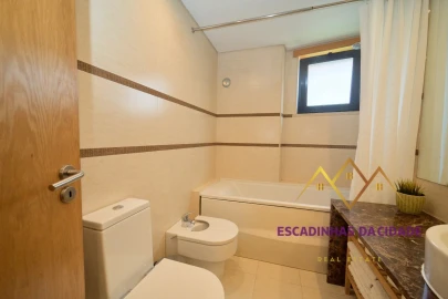 Apartamento T3 para Arrendamento em Parque das Nações
