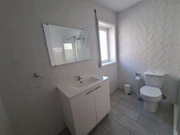Apartamento T2 para Arrendamento em Mafamude e Vilar do Paraíso