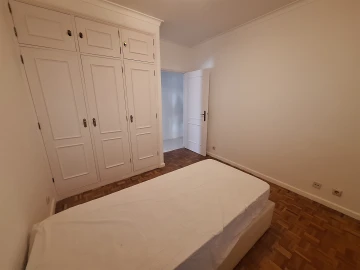 Apartamento T2 para Arrendamento em Mafamude e Vilar do Paraíso