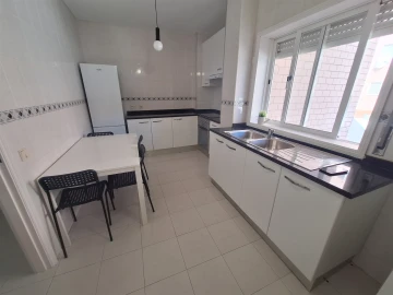 Apartamento T2 para Arrendamento em Mafamude e Vilar do Paraíso