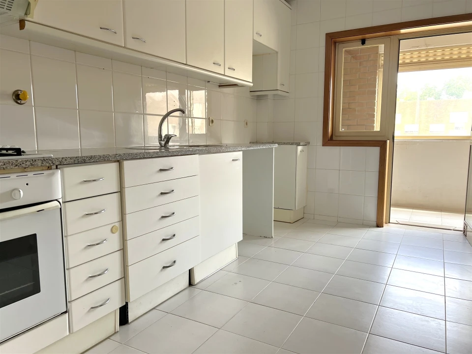 Apartamento T4 para Arrendamento em São Mamede de Infesta e Senhora da Hora Foto 7