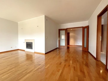 Apartamento T4 para Arrendamento em São Mamede de Infesta e Senhora da Hora