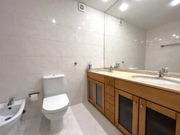 Apartamento T4 para Arrendamento em São Mamede de Infesta e Senhora da Hora