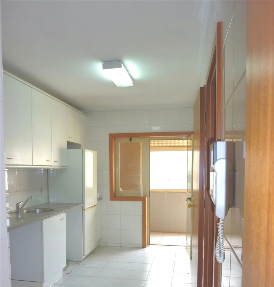 Apartamento T4 para Arrendamento em São Mamede de Infesta e Senhora da Hora Foto 8