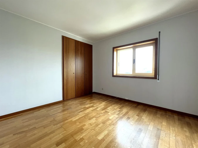 Apartamento T4 para Arrendamento em São Mamede de Infesta e Senhora da Hora Foto 23