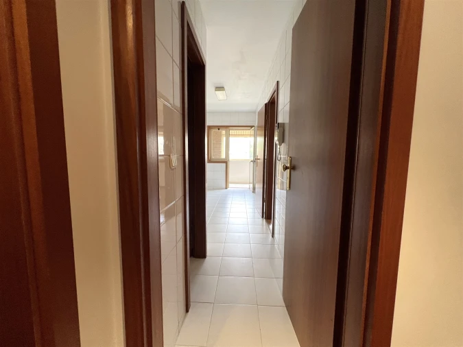 Apartamento T4 para Arrendamento em São Mamede de Infesta e Senhora da Hora Foto 17