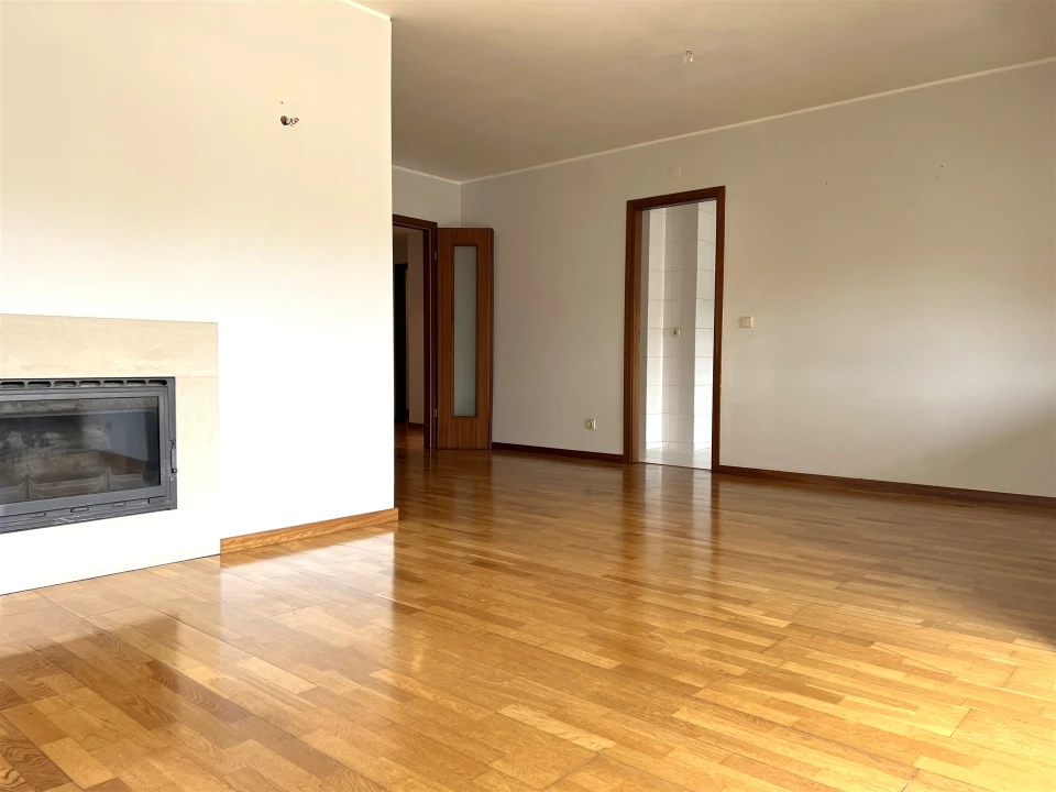 Apartamento T4 para Arrendamento em São Mamede de Infesta e Senhora da Hora Foto 3