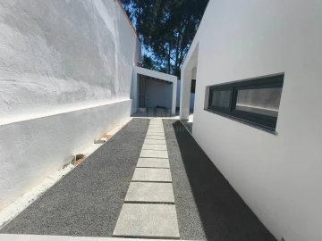 Moradia T3 para Venda em Charneca de Caparica e Sobreda