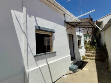 Moradia T3 para Venda em Cantar-Galo e Vila do Carvalho