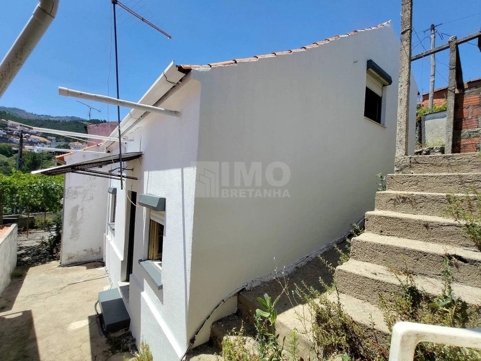 Moradia T3 para Venda em Cantar-Galo e Vila do Carvalho Foto 2