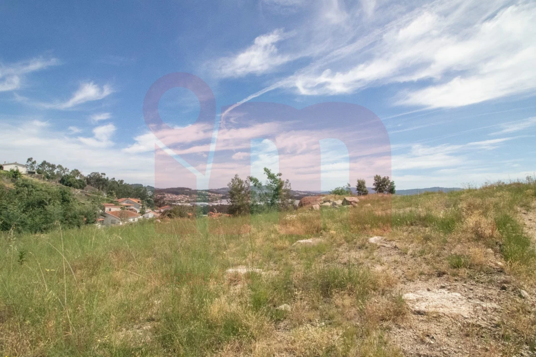 Terreno para Venda em Roriz Foto 1