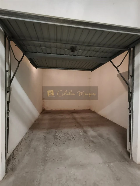 Apartamento T3 para Venda em Repeses e São Salvador