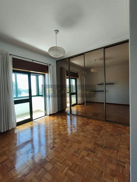 Apartamento T3 para Venda em Repeses e São Salvador