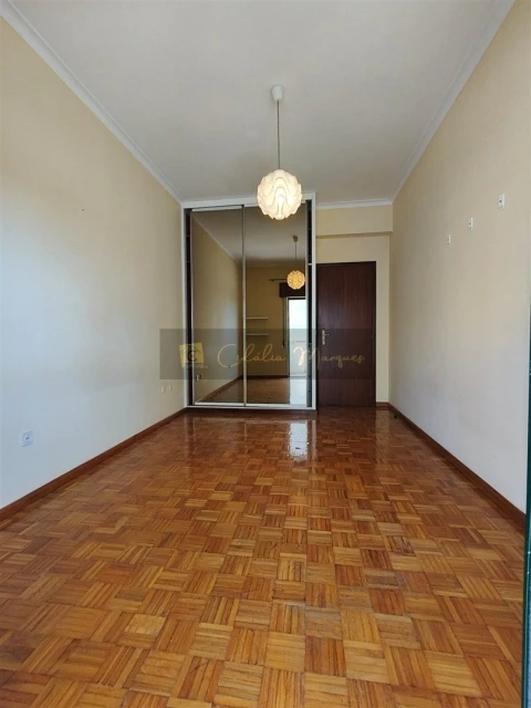 Apartamento T3 para Venda em Repeses e São Salvador
