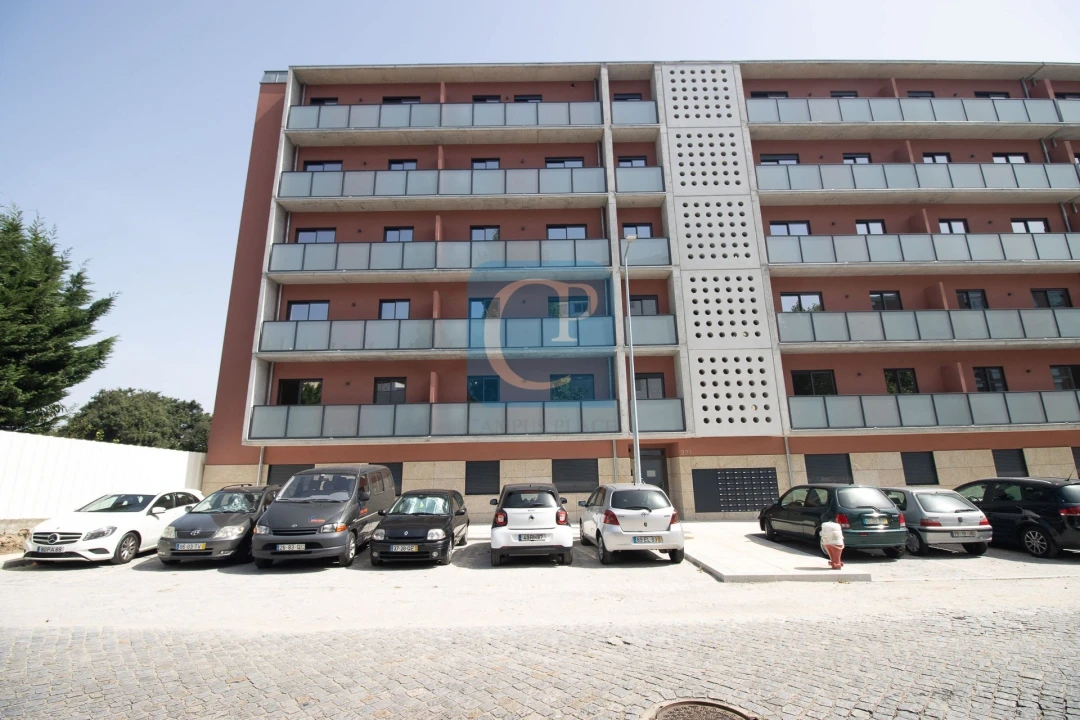 Apartamento T1 para Arrendamento em Paranhos Foto 9