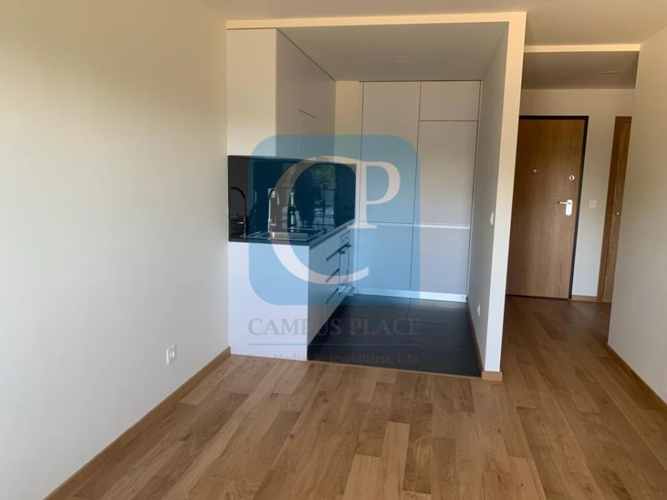 Apartamento T1 para Arrendamento em Paranhos Foto 3