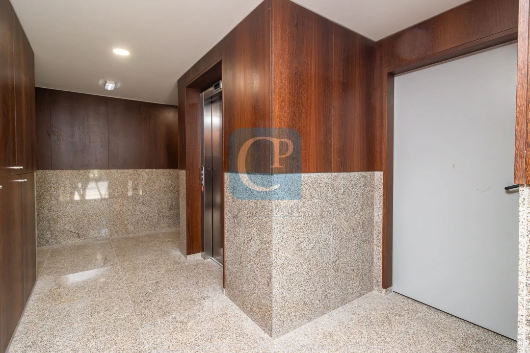 Apartamento T1 para Arrendamento em Paranhos Foto 11
