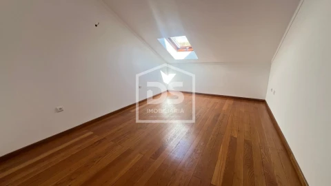 Apartamento T6 para Venda em Viseu