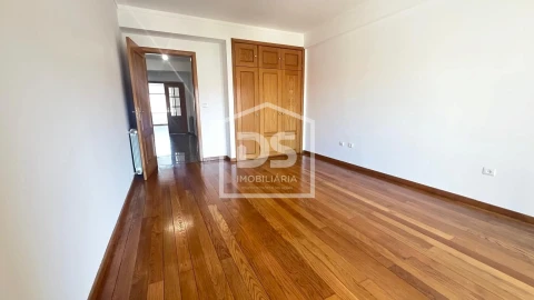 Apartamento T6 para Venda em Viseu