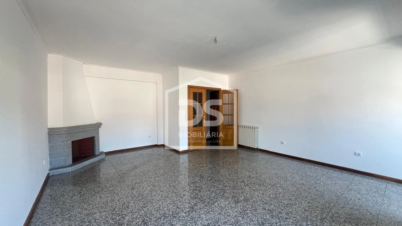 Apartamento T6 para Venda em Viseu Foto 4
