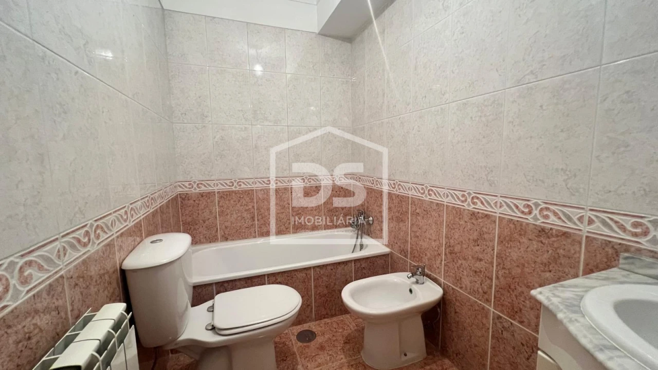 Apartamento T6 para Venda em Viseu Foto 15