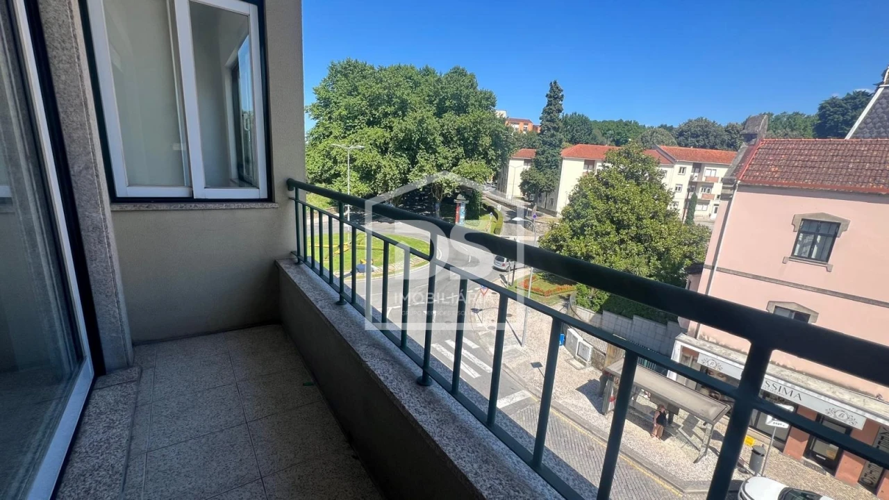 Apartamento T6 para Venda em Viseu Foto 6