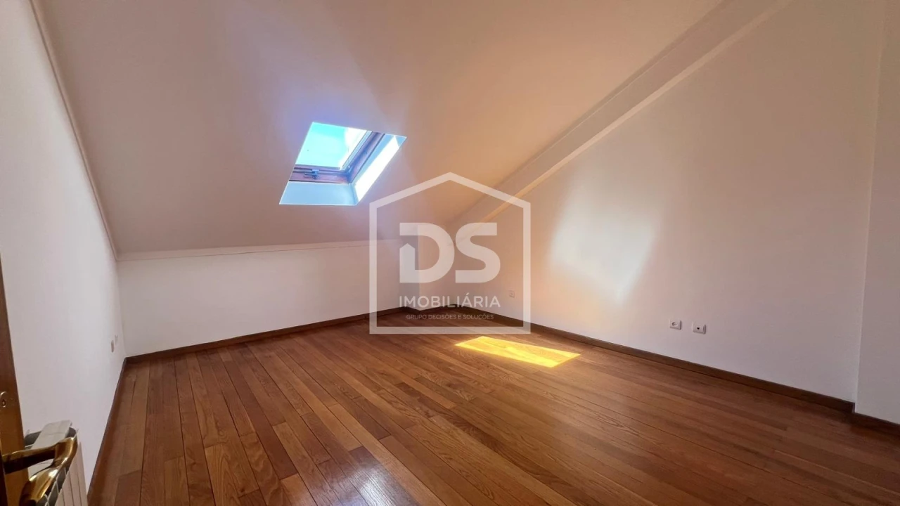 Apartamento T6 para Venda em Viseu Foto 28